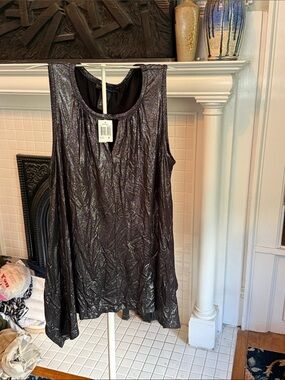 Grace Elements metallic wrinkle sleeveless top. NWT